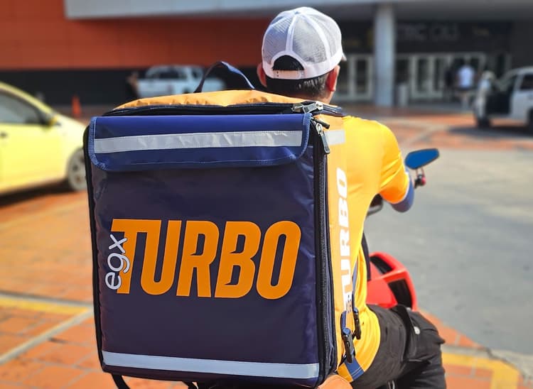 Imagen de portada: Turbo transformando la experiencia de delivery en Bolivia con precio de local y compromiso