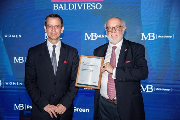 Imagen de portada: Moreno Baldivieso inaugura nuevas oficinas en  Green Tower Santa Cruz y es nombrada Mejor Firma de Abogados del país