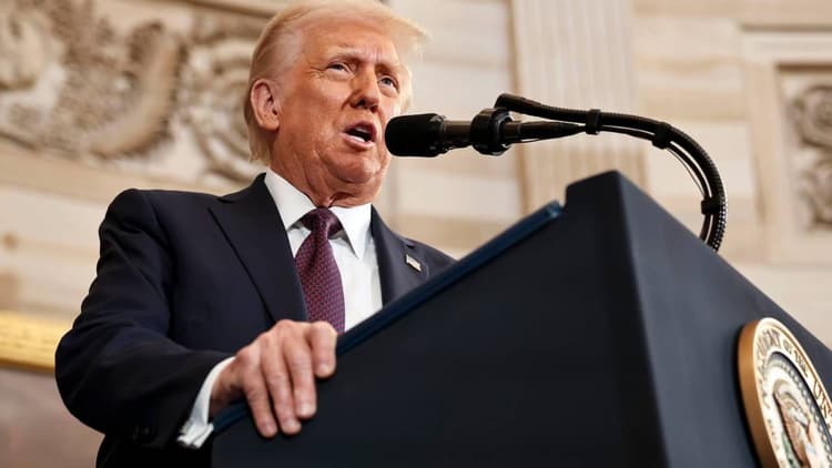 Imagen de portada: EEUU.- La vuelta de Trump a la Casa Blanca: desde indultos a asaltantes del Capitolio a la retirada del Acuerdo de París