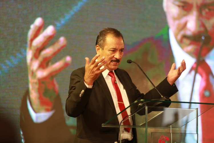 Imagen de portada: Vicente Cuéllar apunta a renovar el Gobierno con nuevos liderazgos y a achicar el Ejecutivo y el Legislativo