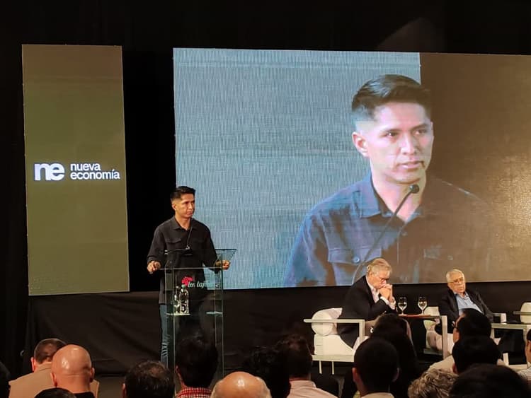 Imagen de portada: Andrónico advierte un "Estado paternalista" y presenta seis propuestas para la recuperación económica 