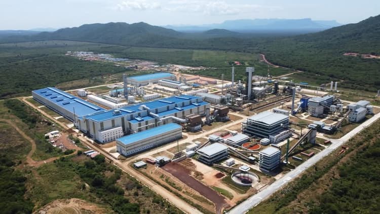 Imagen de portada: Complejo Siderúrgico del Mutún, ante el reto de duplicar su producción y llegar a mercados externos
