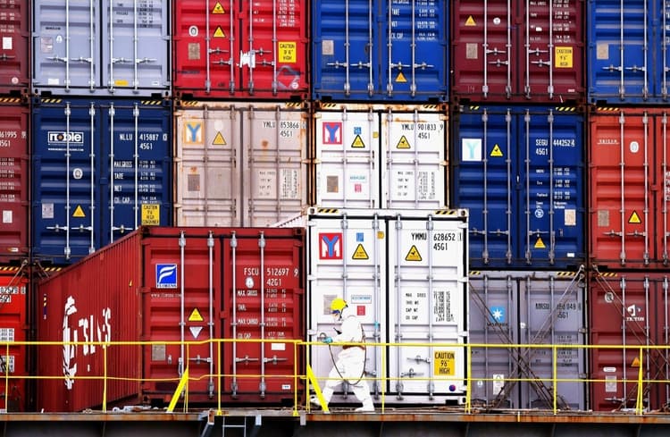 Imagen de portada: Las exportaciones e importaciones de China se resienten en el arranque de 2025 ante la guerra comercial