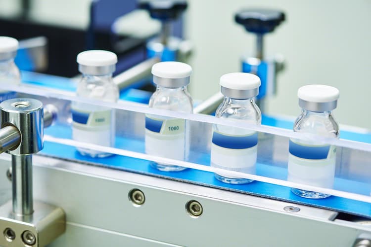 Imagen de portada: Industria farmacéutica boliviana trabaja en la adecuación al Mercosur, pero refleja la necesidad de acceso prioritario a dólares