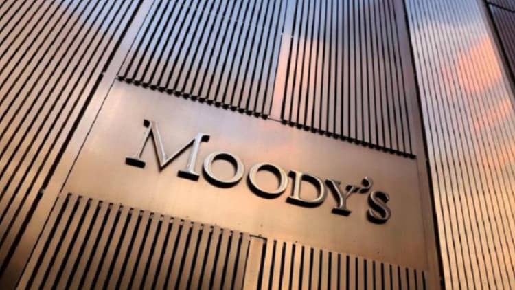 Imagen de portada: Moody's alerta el deterioro de las perspectivas crediticias de Estados Unidos