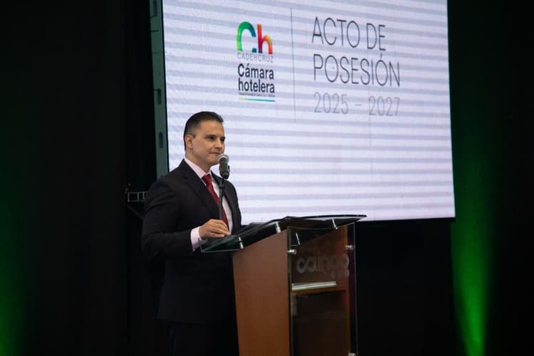 Imagen de portada: Jorge Vaca Heredia: "El turismo es clave para superar la crisis y mejorar la calidad de vida de los bolivianos"