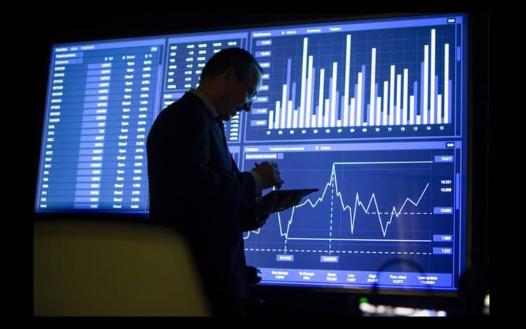 Imagen de portada: Transforma los datos en decisiones: Aprende Inteligencia Artificial para negocios, banca y finanzas