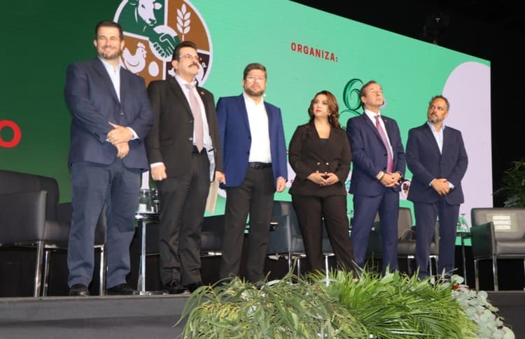 Imagen de portada: Foro Agropecuario: Candidatos de oposición reflejan sintonía en ronda de preguntas sobre políticas económicas