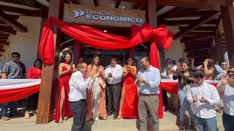 Imagen de portada: Banco Económico inauguró su primera sucursal en  San Ignacio de Velasco y celebró junto a  la comunidad chiquitana 