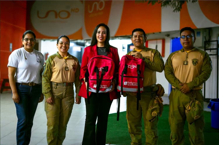 Imagen de portada: CBN entrega botiquines con más de 4.000 medicamentos a bomberos voluntarios que luchan contra el fuego