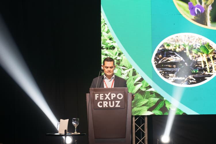 Imagen de portada: Abren VI Congreso de la Soya con un mensaje de modernización hacia la competitividad del agro boliviano