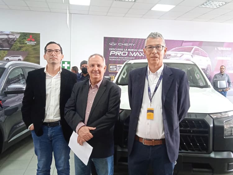 Imagen de portada: Astara-Ovando inaugura su tercer showroom del año en La Paz y consolida su presencia en El Alto
