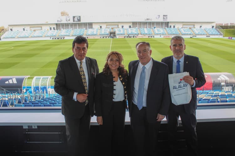 Imagen de portada: La Fundación Real Madrid, Fundación Alalay y Banco Mercantil Santa Cruz renuevan su alianza