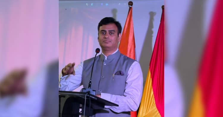 Imagen de portada: India plantea a Bolivia una alianza estructural en minería, tecnología, salud y agroindustria