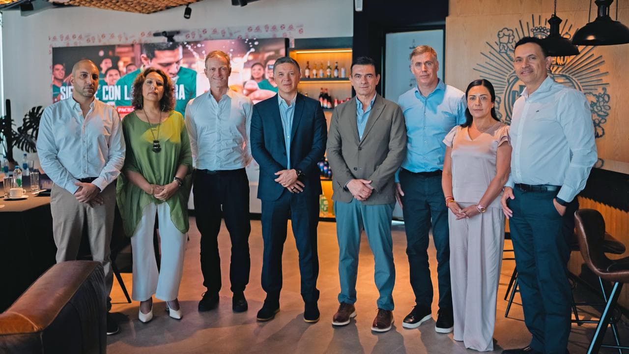 140 años de CBN: Los líderes globales de AB InBev y Ambev ratifican su apuesta por Bolivia
