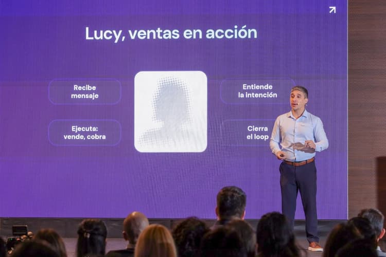 Imagen de portada: DATEC lanza Lucy: un ecosistema de agentes de inteligencia artificial que vende por WhatsApp 24/7