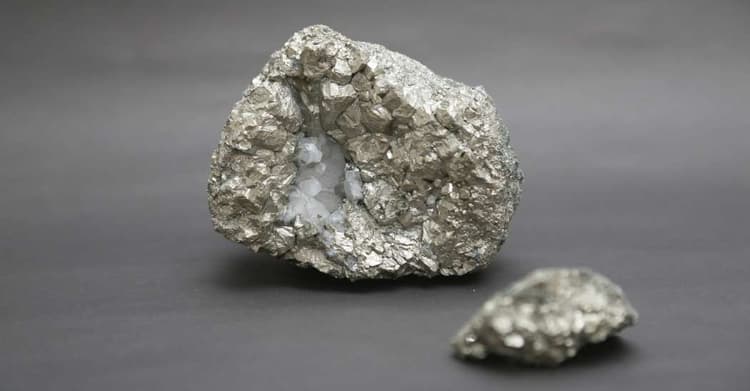 Imagen de portada: Glencore vende sus minas de zinc a Santa Cruz Silver Mining