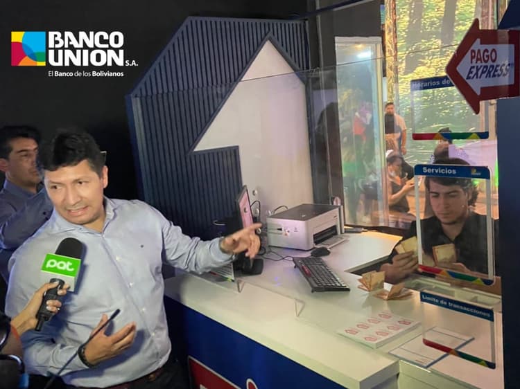Imagen de portada: Banco Unión, el primer banco en presentar un canal alternativo para retirar dinero en más de 100 puntos externos habilitados