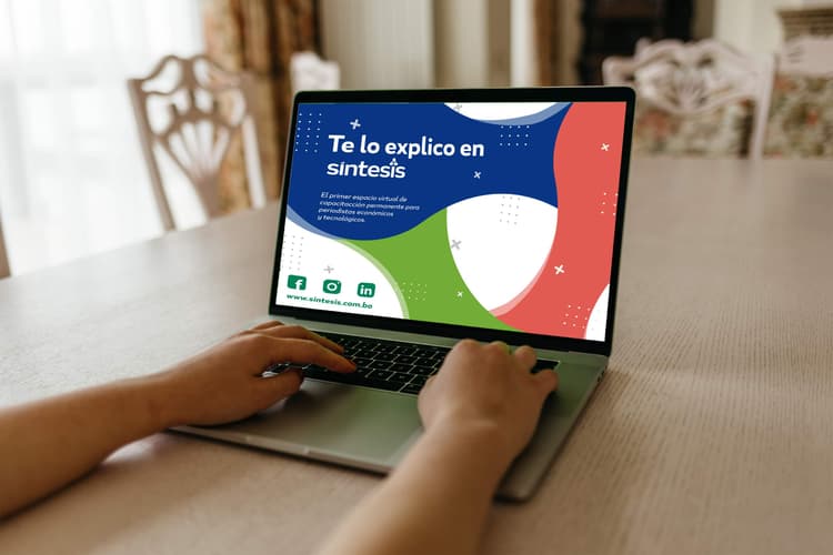 Imagen de portada: Síntesis crea el primer espacio virtual de capacitación permanente para periodistas tecnológicos y económicos