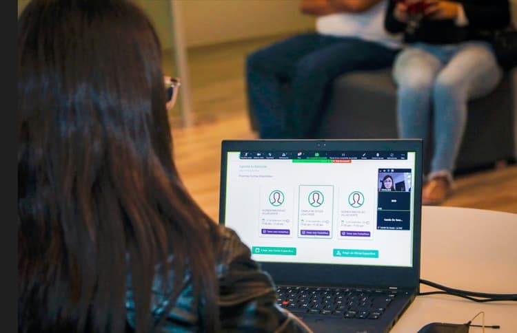 Imagen de portada: Las transacciones bancarias ahora son más simples con la Video Banca del BNB