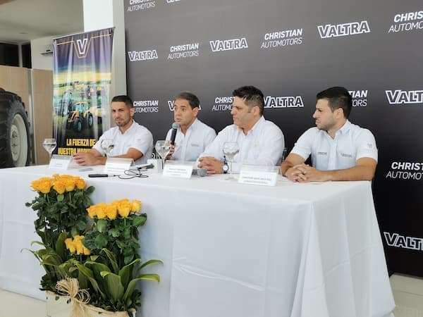 Imagen de portada: Los tractores Valtra tienen como nuevos representantes a Christian Automotors para Bolivia
