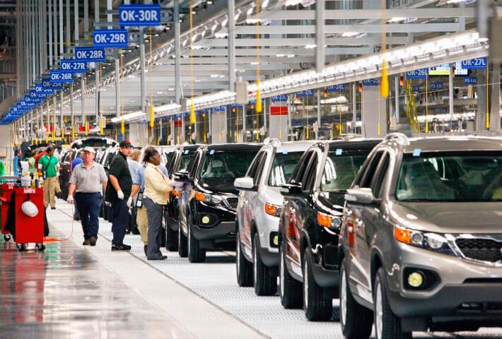 Imagen de portada: ANÁLISIS DEL MERCADO AUTOMOTRIZ EN BOLIVIA