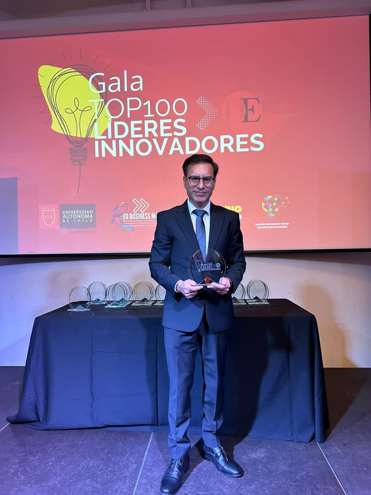 Imagen de portada: Sergio Asbún, recibe distinción al ser parte del  Ranking de Líderes Innovadores en Iberoamérica