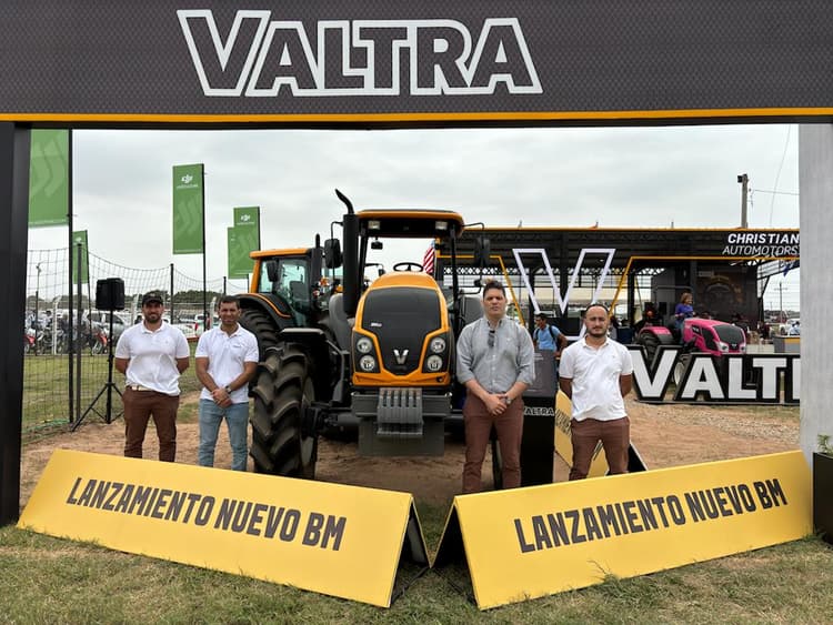 Imagen de portada: Valtra, junto a Christian Automotors, fue la marca  de tractores protagonista en Feria Vidas 2023