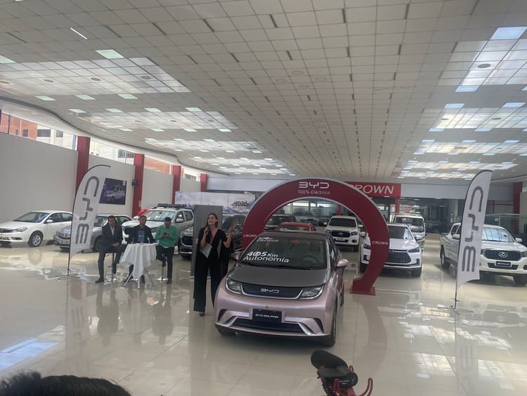 Imagen de portada: Crown presenta BYD Dolphin, un vehículo 100% eléctrico y ecológico