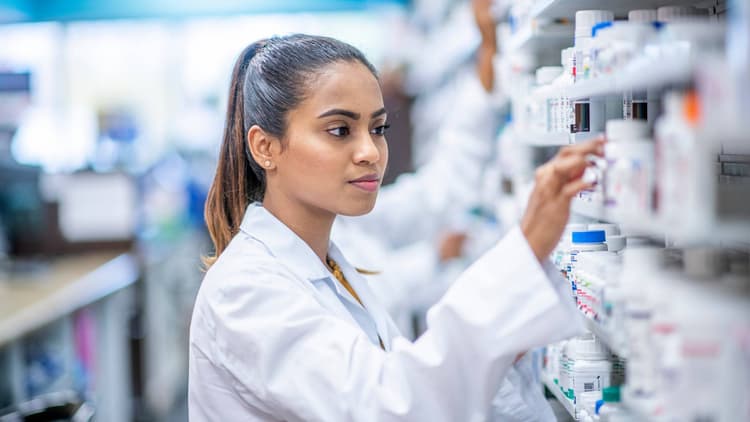 Imagen de portada: Balance de la industria farmacéutica en Bolivia