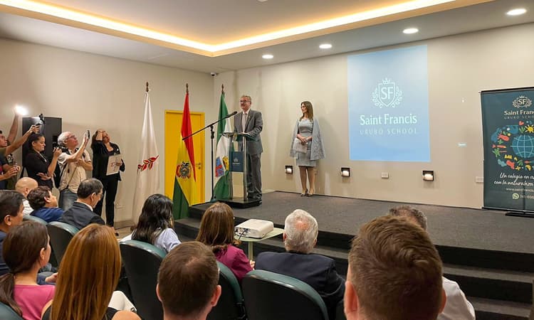 Imagen de portada: Saint Francis School: Innovación y excelencia para el desarrollo del País