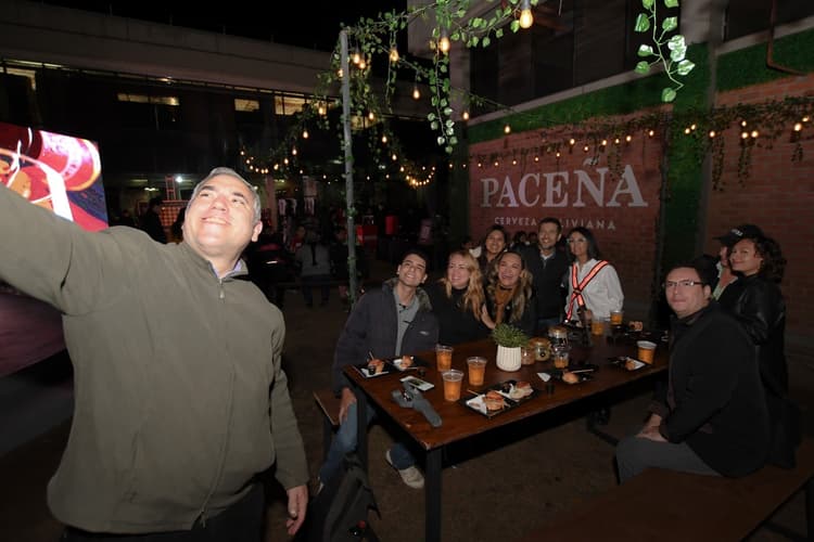 Imagen de portada: La cervecería de PACEÑA en Santa Cruz recibió la visita de  más de 400 personas en la “Noche de las Cervecerías”