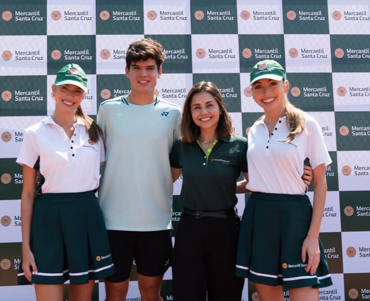 Imagen de portada: Banco Mercantil Santa Cruz apoyando el deporte cómo pilar fundamental; presentó al joven tenista Juan Carlos Prado como su nuevo embajador de marca 