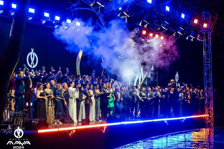 Imagen de portada: La noche de los Premios Maya