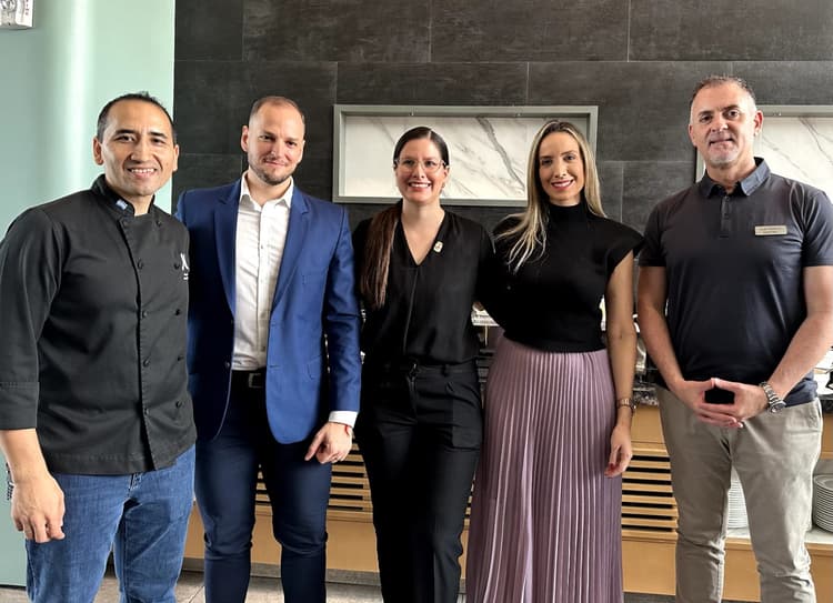 Imagen de portada: Hotel Marriott Celebra la Amistad y la Primavera con un Desayuno Exclusivo para Líderes de Opinión