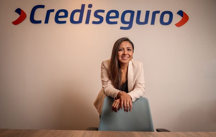 Imagen de portada: Check lanza el primer seguro para celulares de Bolivia