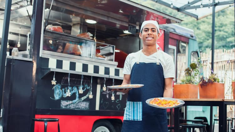 Imagen de portada: Food Trucks, cocinas sobre ruedas