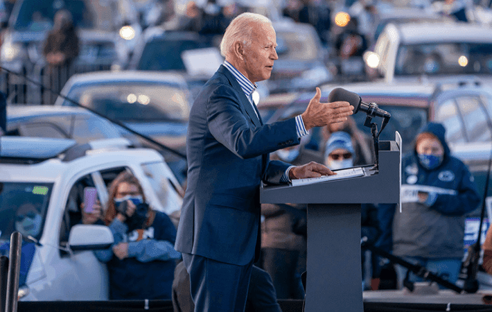Imagen de portada: Biden se compromete a electrificar los 645.000 vehículos