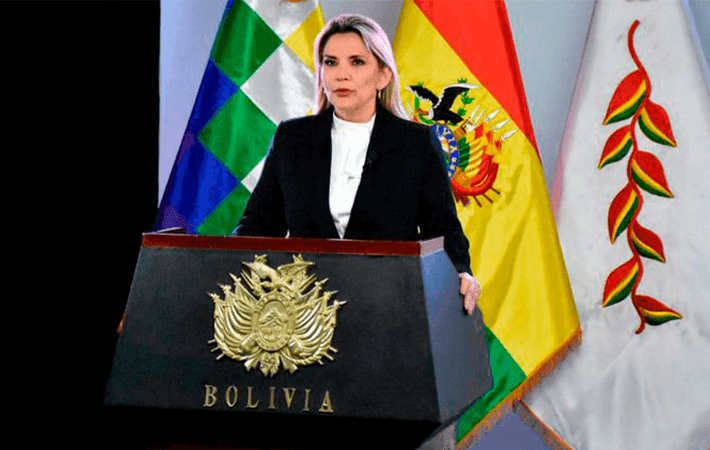 Imagen de portada: Añez renuncia a su candidatura