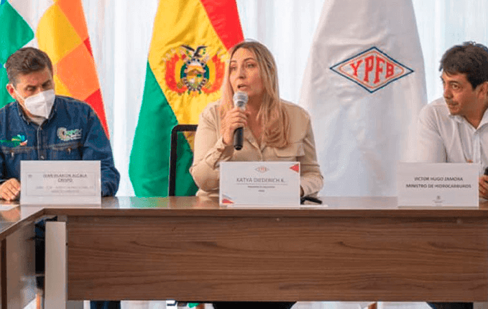 Imagen de portada: Katya Diederich asumió la Presidencia Ejecutiva de YPFB