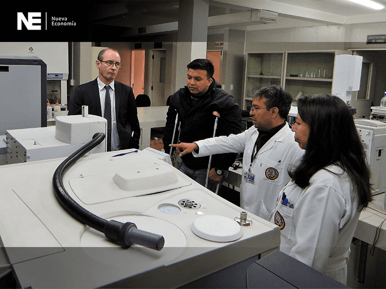Imagen de portada: EL PAPEL DE LOS LABORATORIOS CLÍNICOS